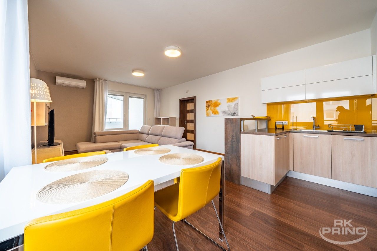 2+kk, Mantovská, Praha, 65 m²