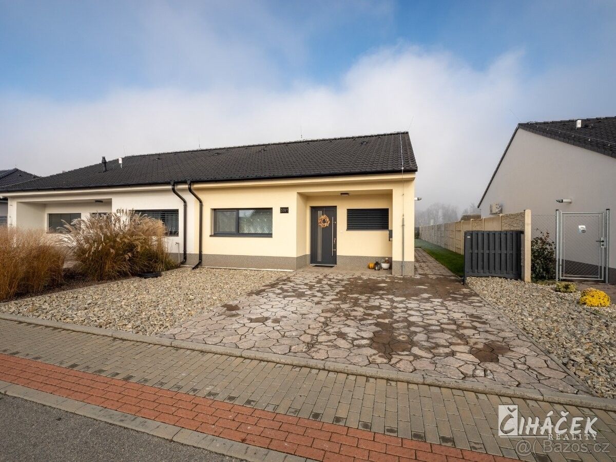 Prodej rodinný dům - Hevlín, 671 69