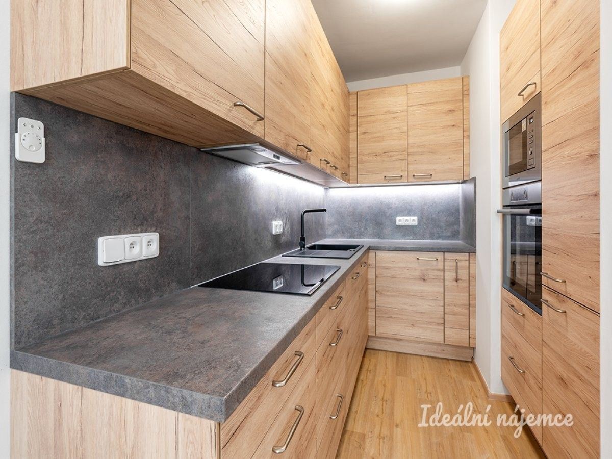 3+1, Amforová, Praha, 68 m² - 1