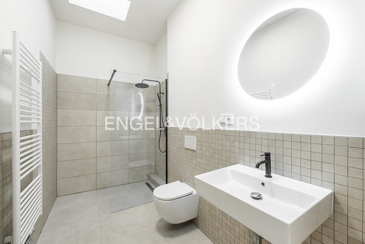 Pronájem byt 2+kk - Vosmíkových 832, Praha Libeň, 65 m² - 5