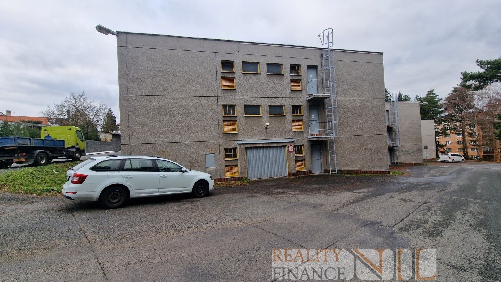 Garáže, Ke Špitálskému lesu, Plzeň, 15 m²