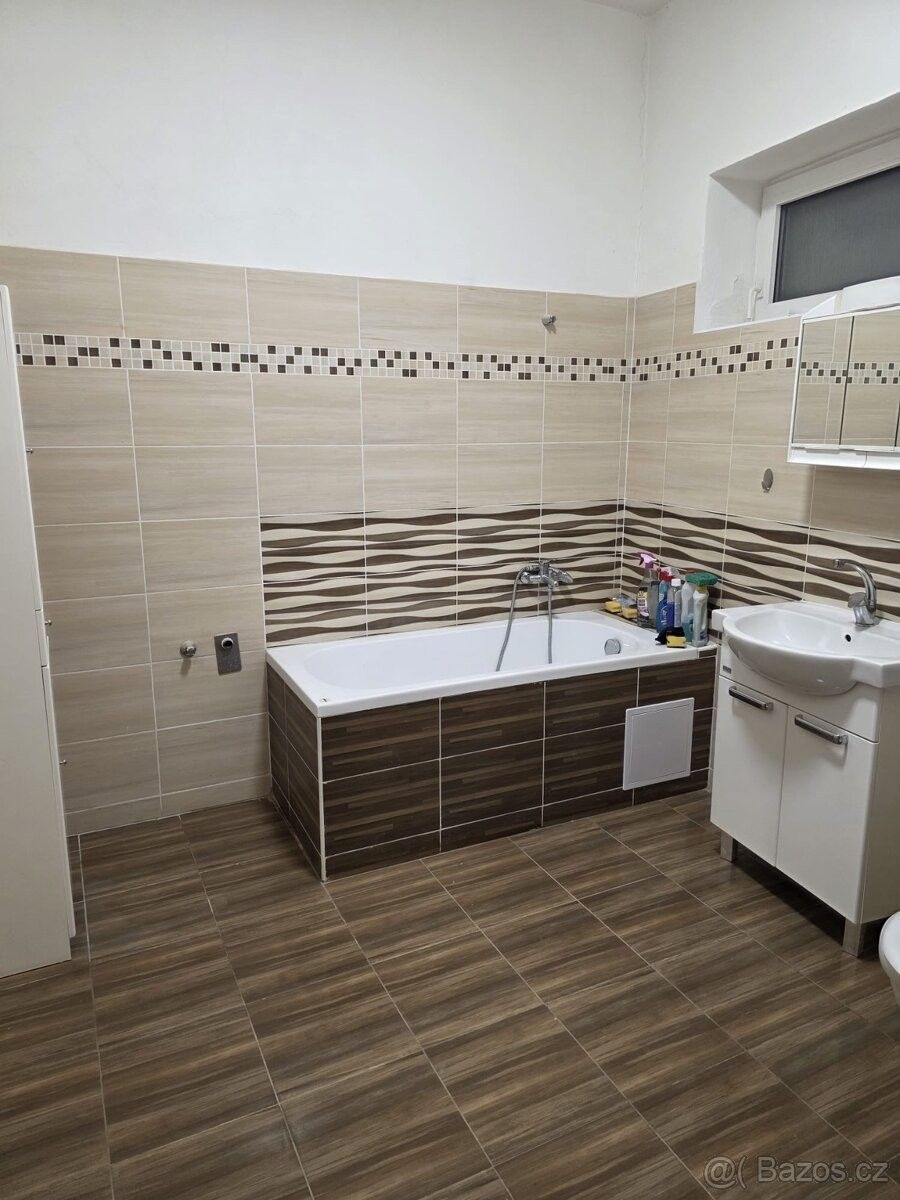 Byty, Plumlov, 798 03