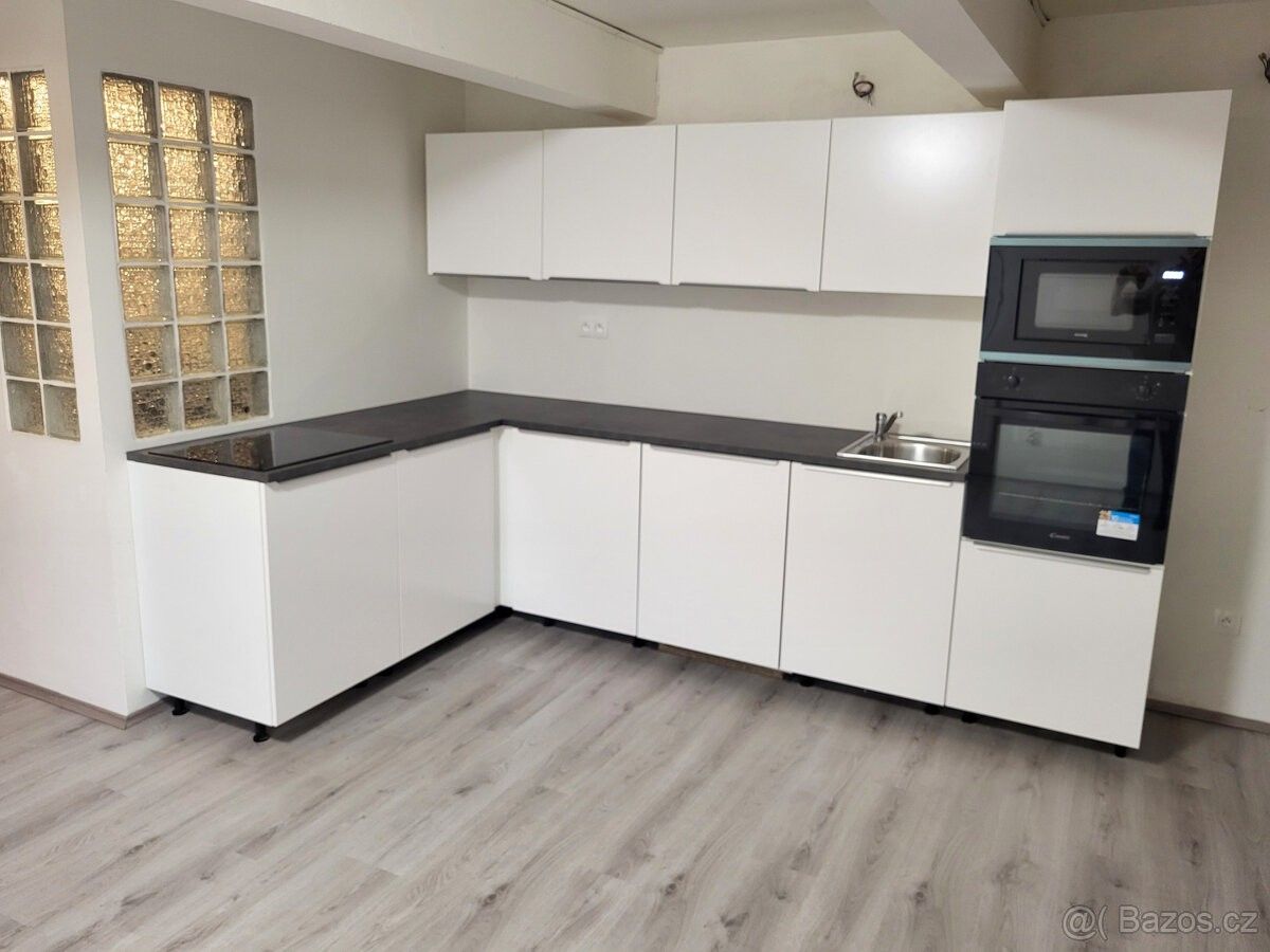 Pronájem byt - Praha, 104 00