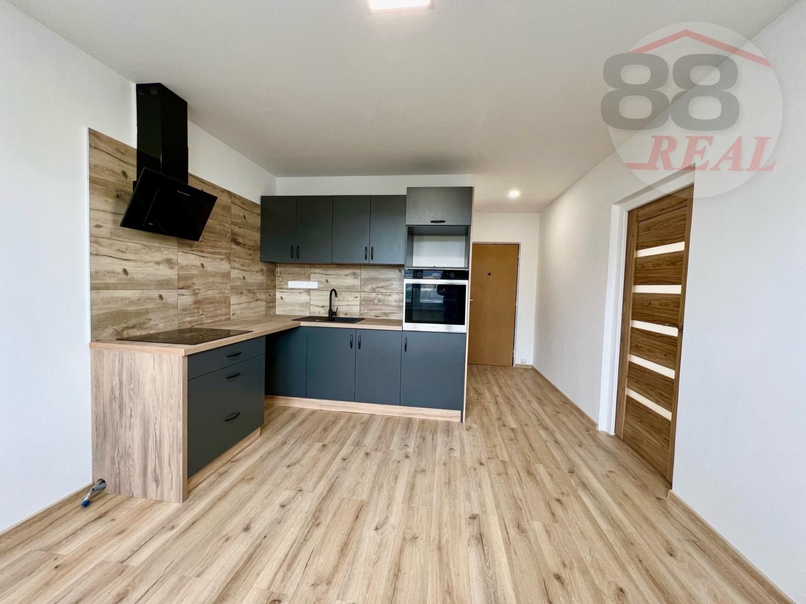 1+1, Jana Ámose Komenského, Klášterec nad Ohří, 35 m²