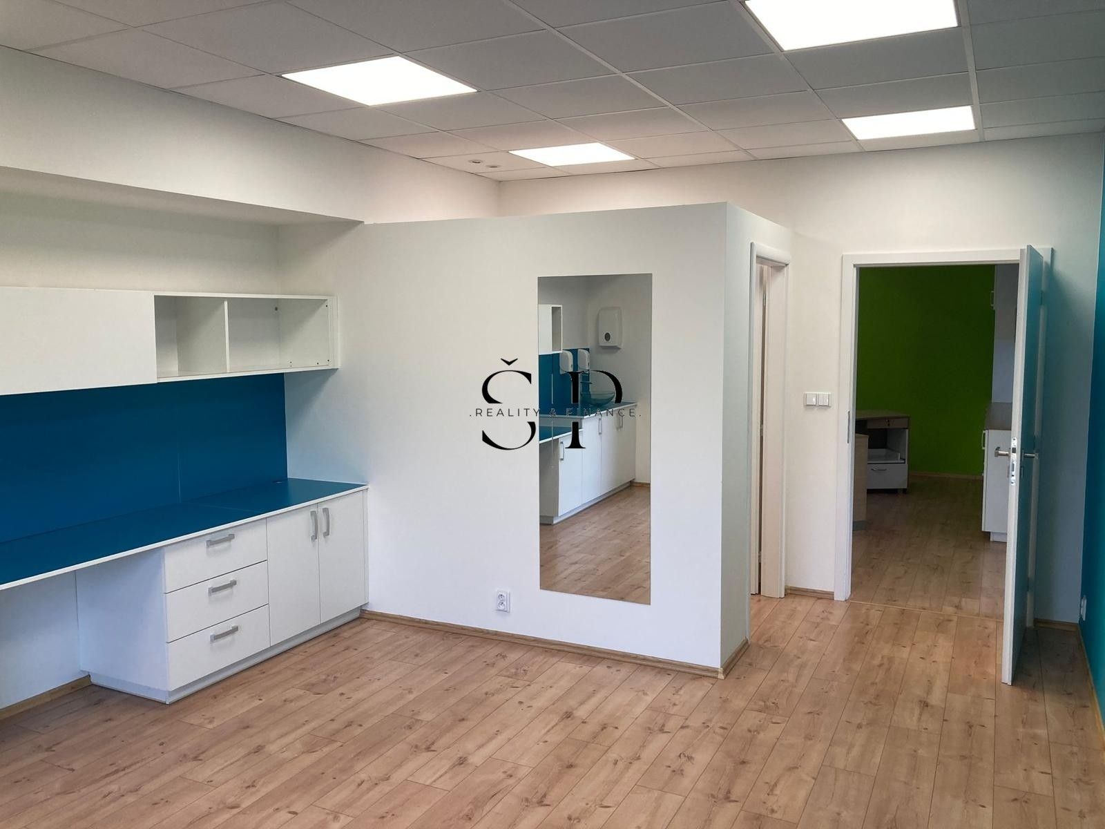 Obchodní prostory, Červenohrádecká, Plzeň Červený Hrádek, 27 m²