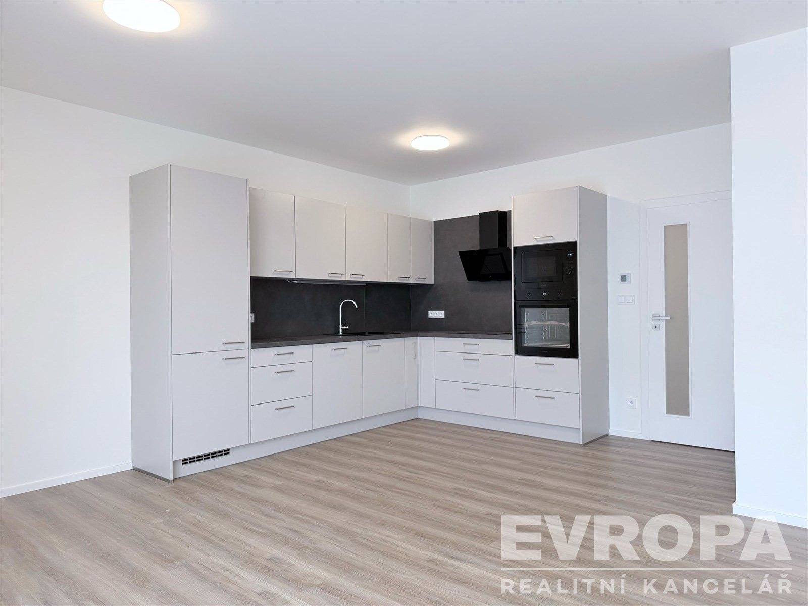 Pronájem byt 2+kk - Bohuslava Martinů, Hradec Králové, 69 m²