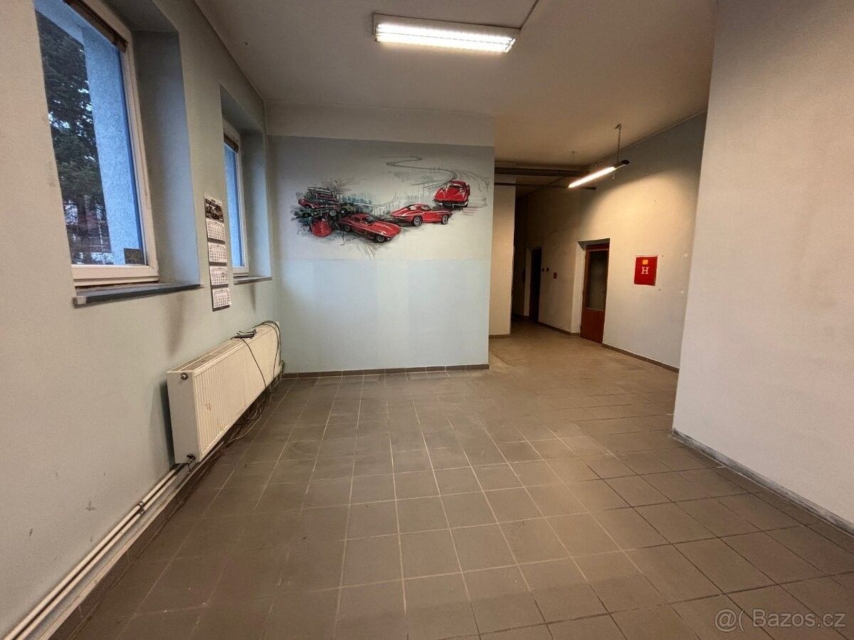 Pronájem obchodní prostory - Kladno, 272 03