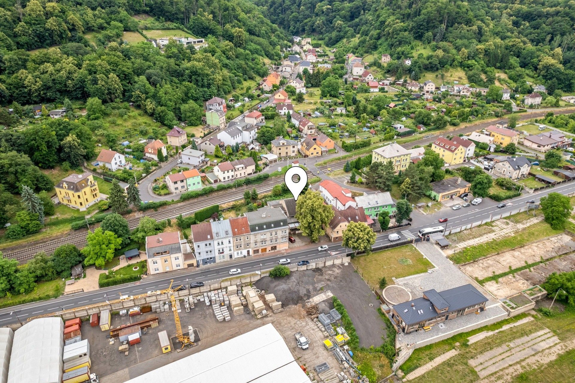 Sklady, Olšinky, Ústí nad Labem, 411 m²