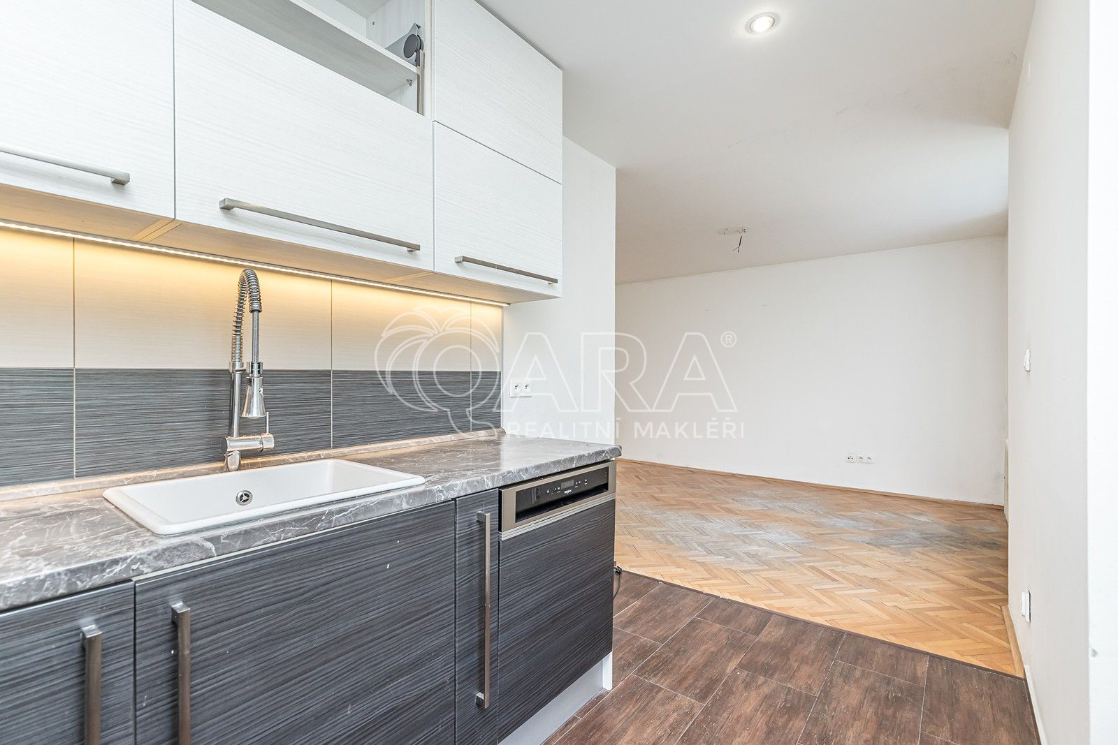 Prodej byt 2+kk - Kavkazská, Praha, 73 m²