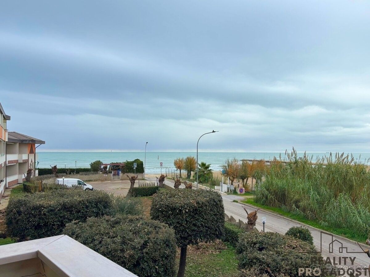 Prodej byt - 987 66, Zahraničí