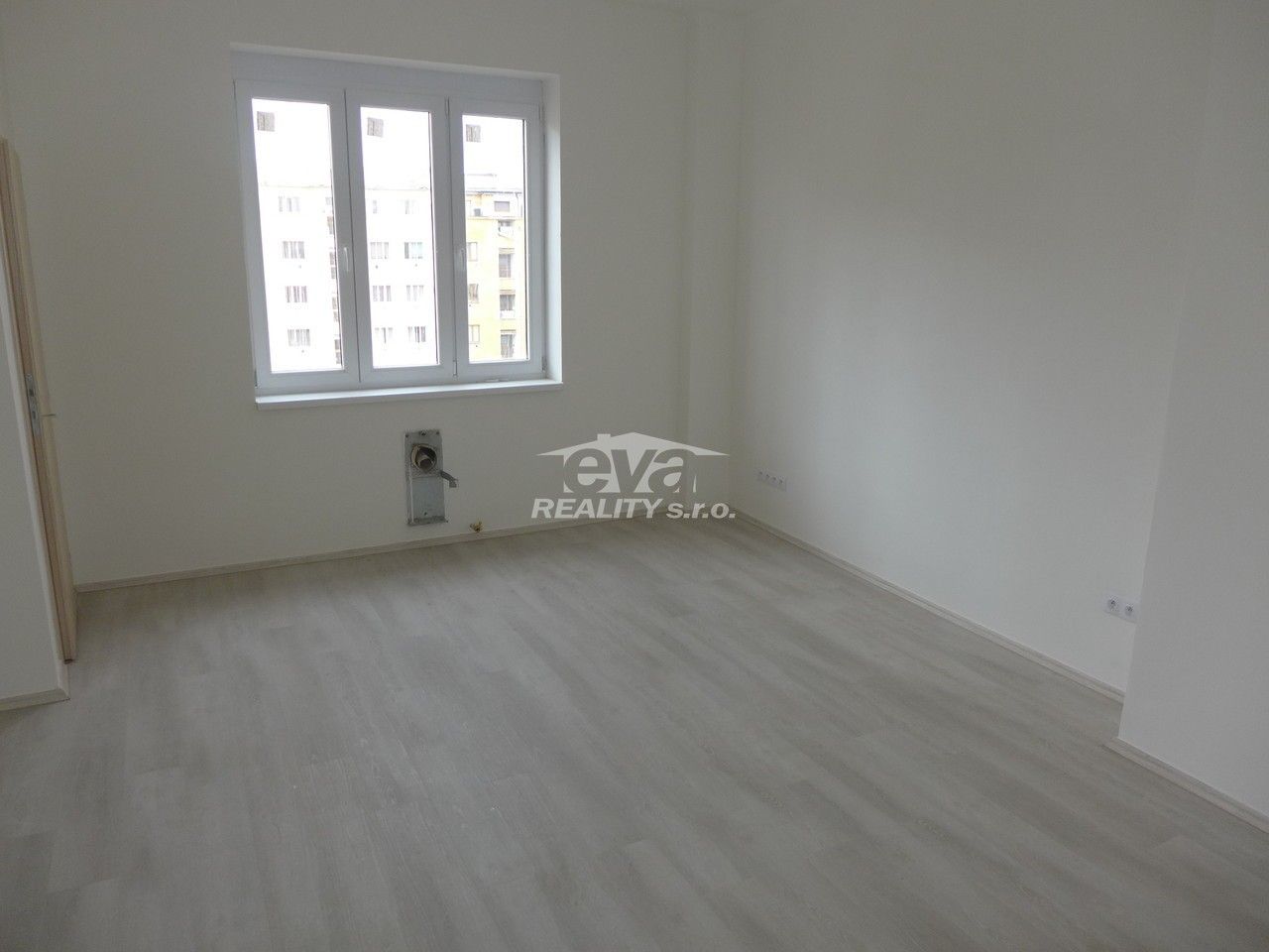 1+kk, Petrohradská, Praha, 28 m²