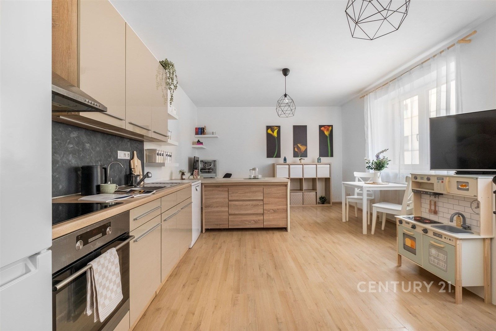 2+kk, Poděbradova 3007, Plzeň, 64 m²