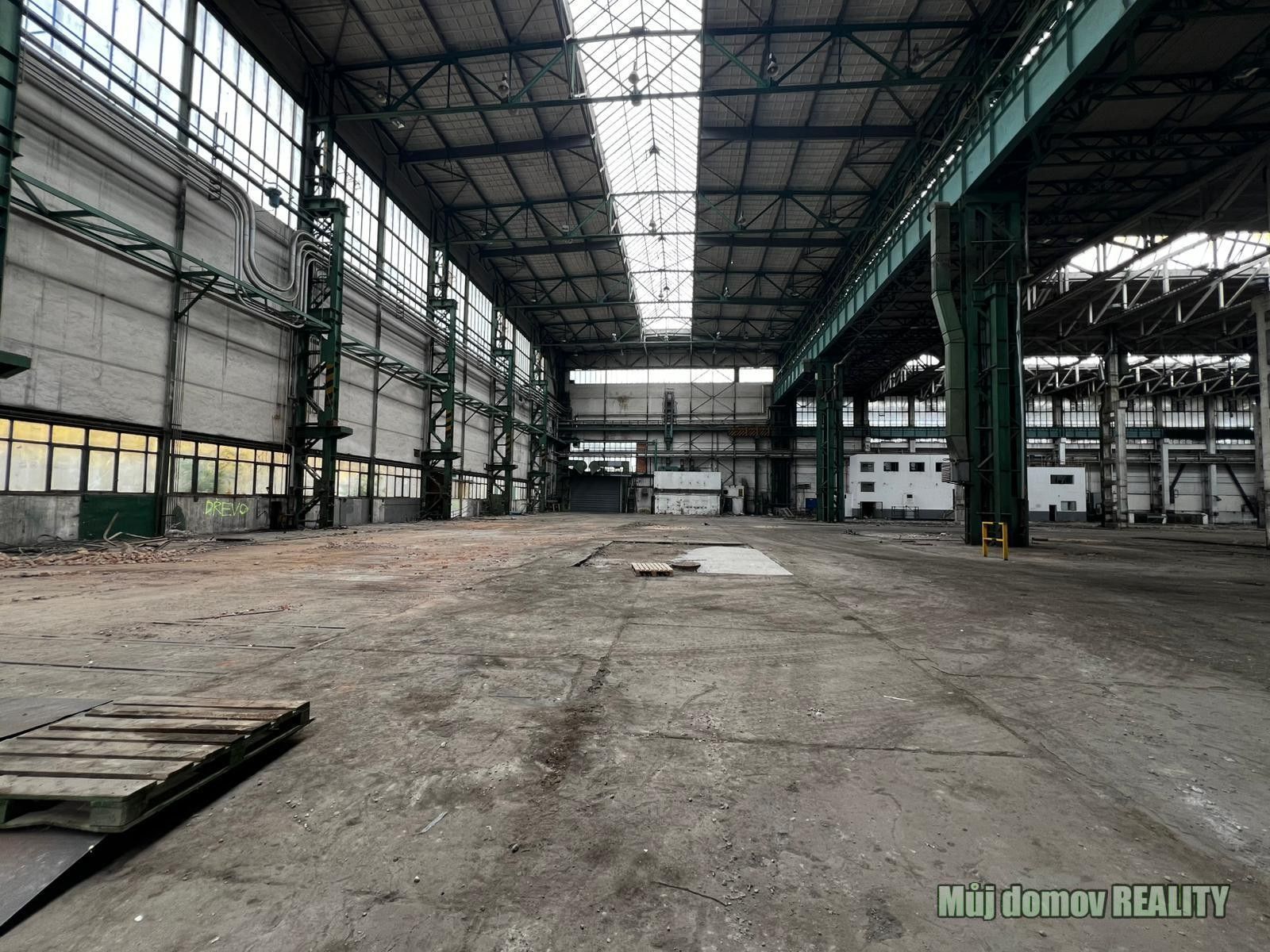 Sklady, Lisabonská, Praha, 2 400 m²