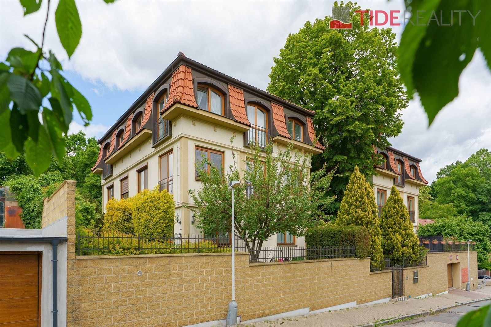 4+kk, U třešňovky 255, Praha Kobylisy, 162 m² - 2