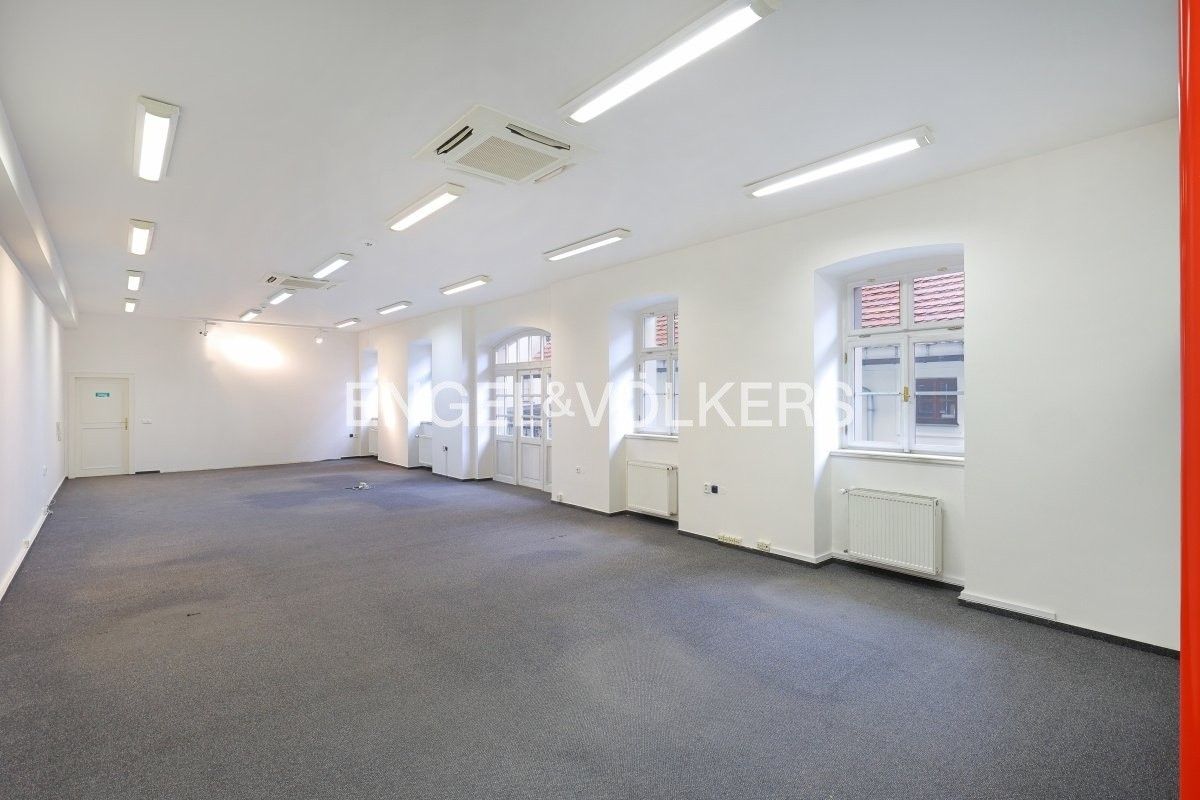 Pronájem kancelář - náměstí Republiky, Plzeň, 155 m²