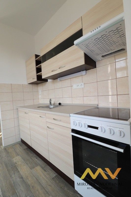 Pronájem byt 1+kk - Hlavní, Hradec Králové, 25 m²