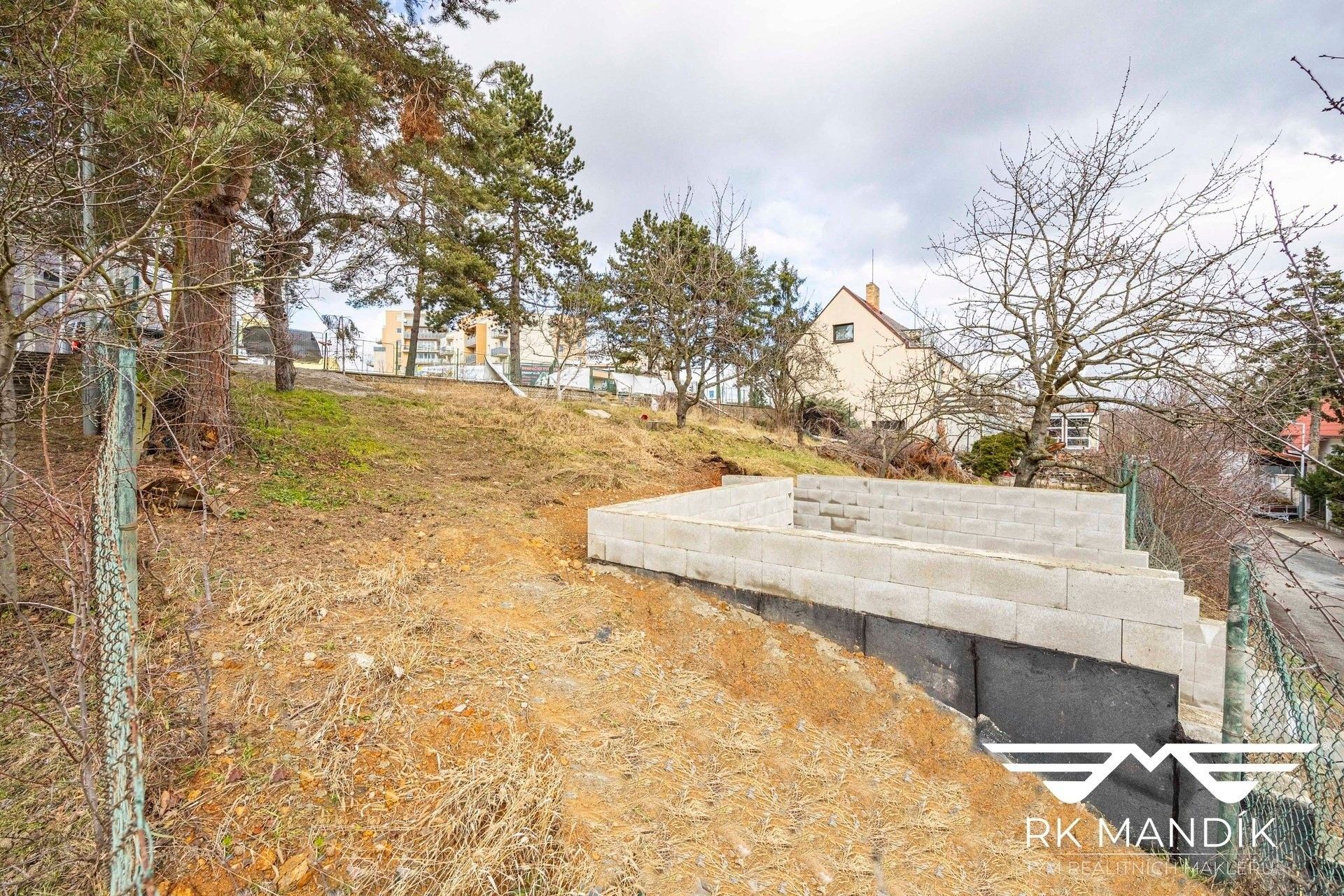 Prodej pozemek pro bydlení - K Horkám, Praha, 196 m²