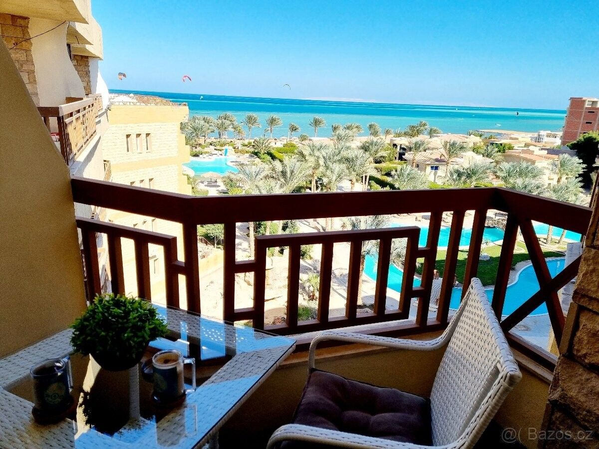 Byty, 987 66, Zahraničí