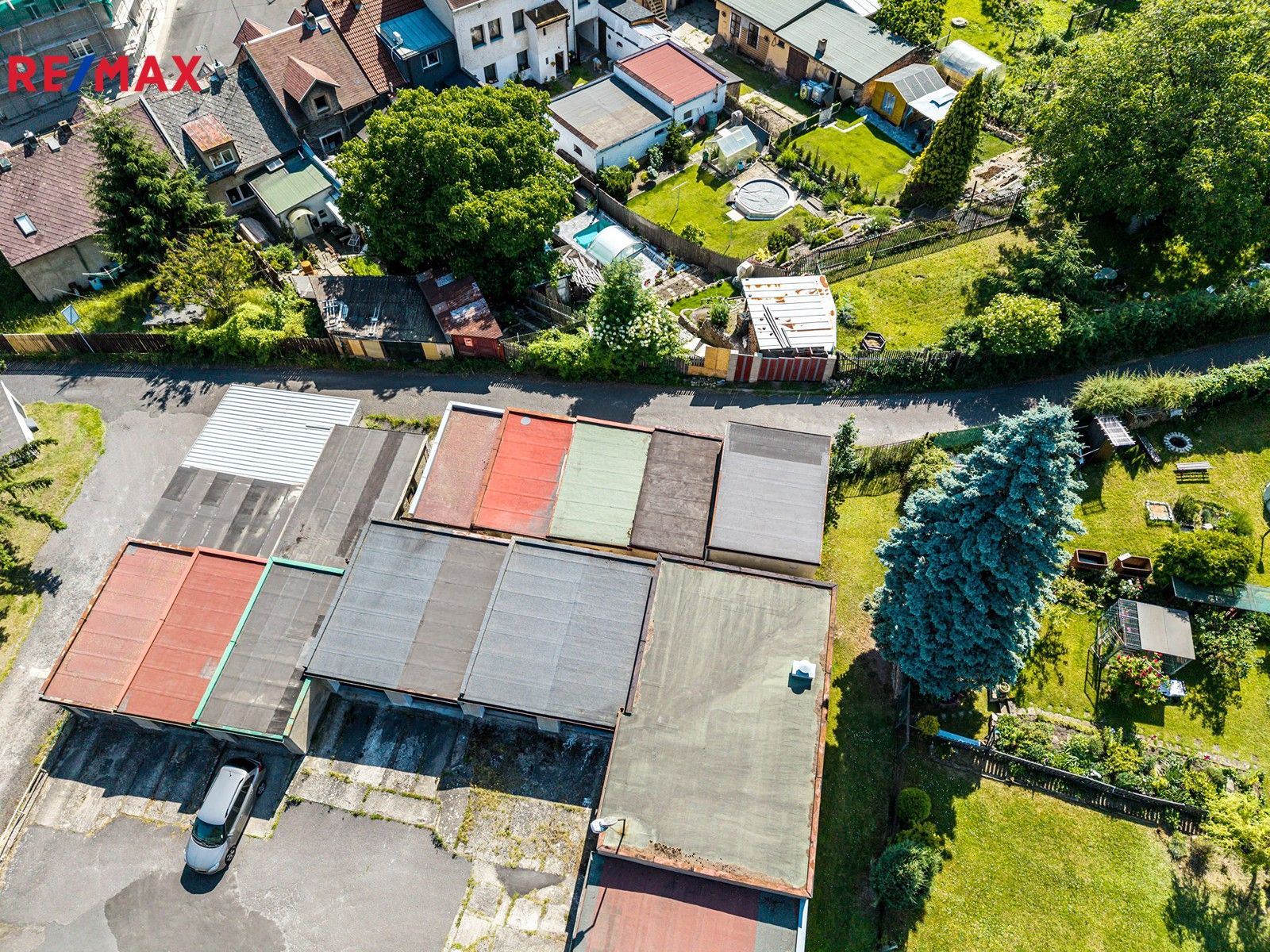 Garáže, Krupka, 20 m²