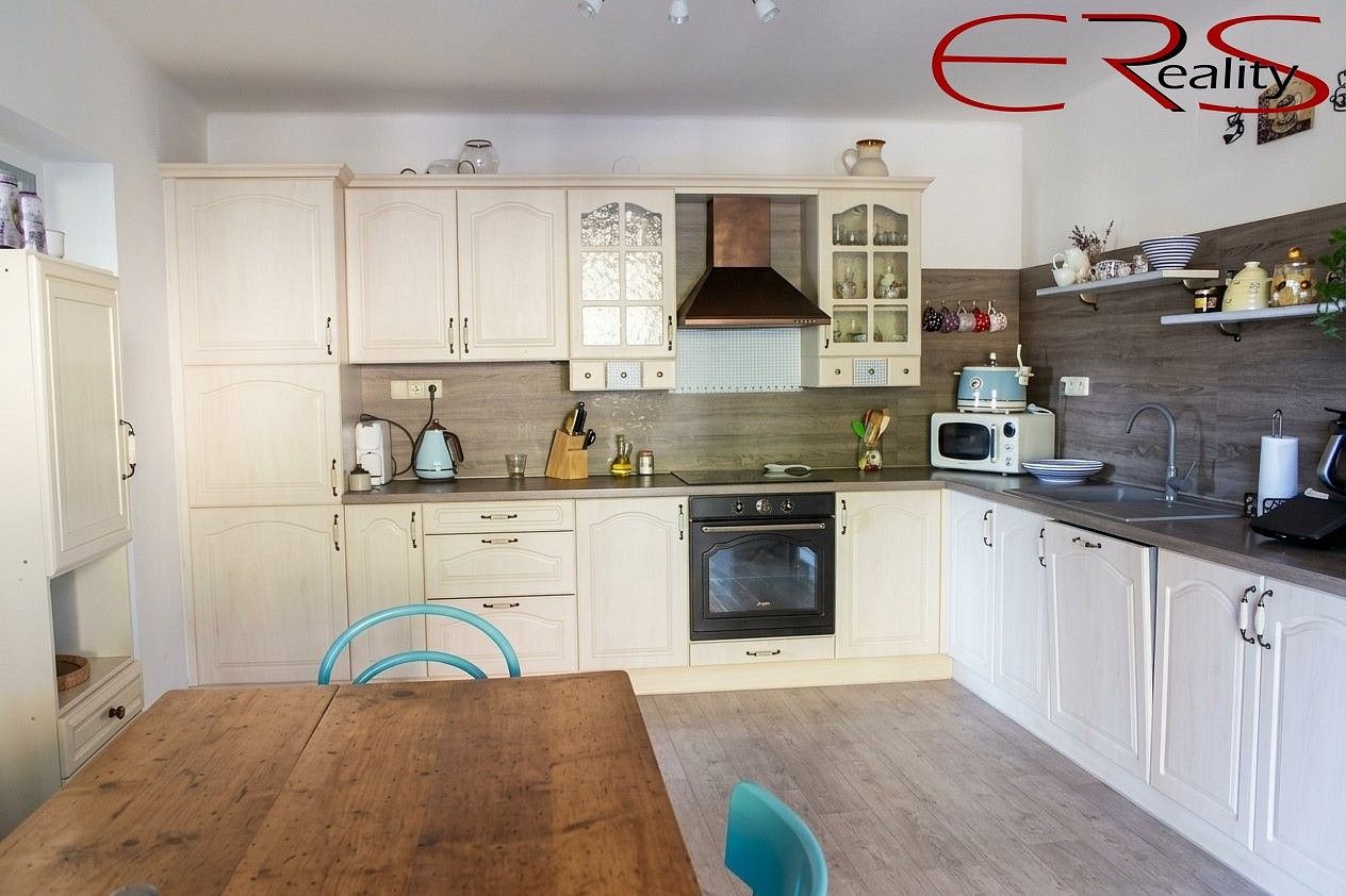 Prodej rodinný dům - Kostelní Hlavno, okres Praha-východ, 270 m² - 5
