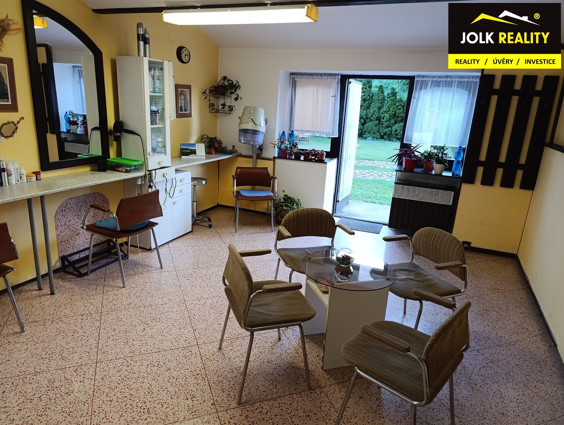 Obchodní prostory, Denisovo náměstí, Opava Předměstí, 25 m² - 1