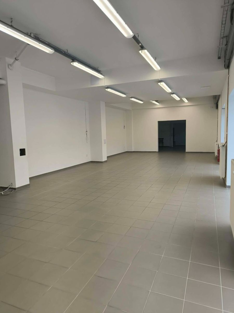 Obchodní prostory, 210 m²