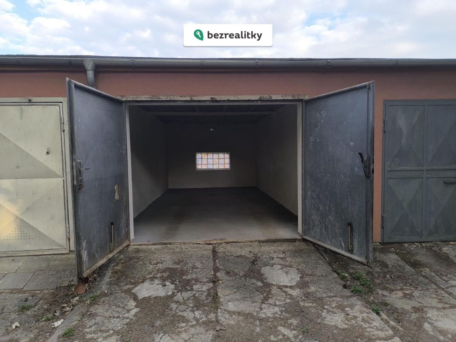 Garáže, J. A. Komenského, Zbýšov, 23 m² - 2