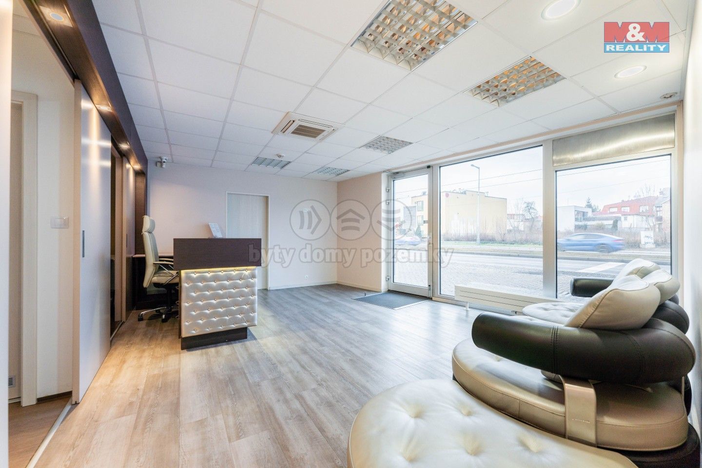 Pronájem obchodní prostory - Bělohorská, Praha, 168 m²