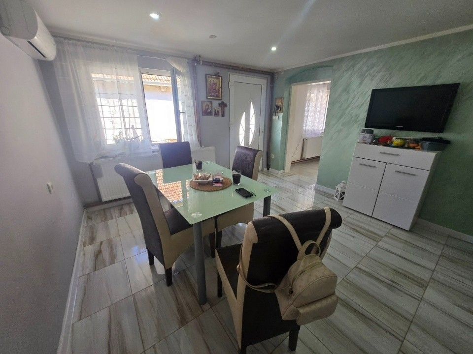 Prodej rodinný dům - 987 66, Zahraničí