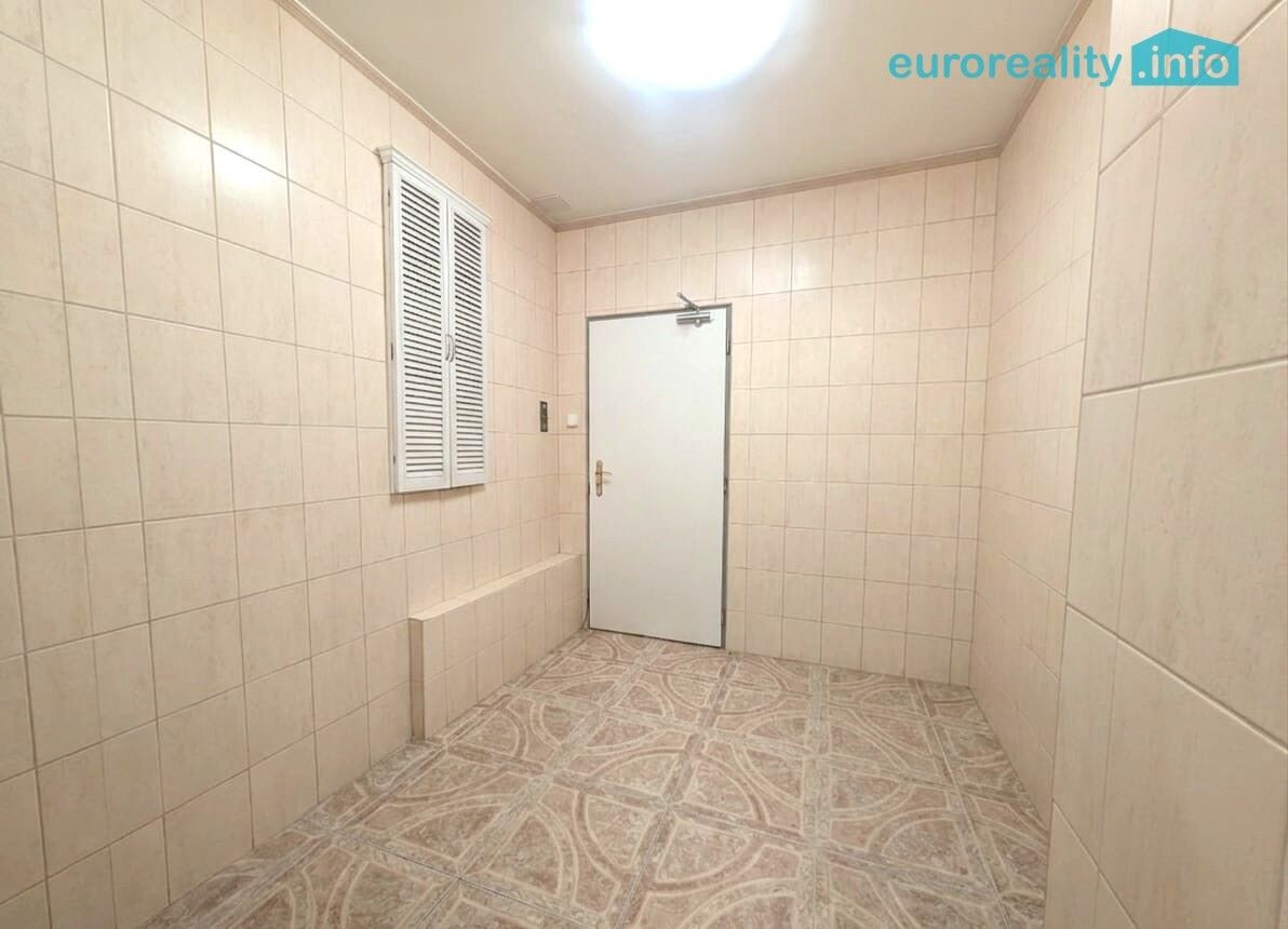 Obchodní prostory, Zbrojnická, Plzeň Vnitřní Město, 12 m² - 1