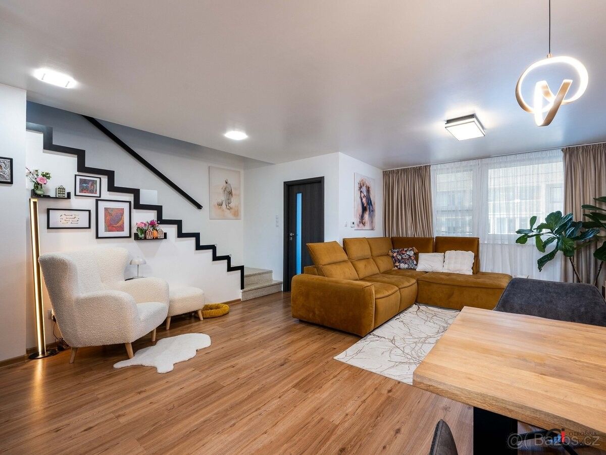 Rodinné domy, Sezemice, 533 04