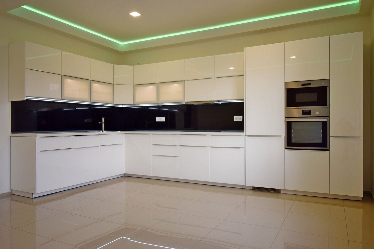 Pronájem byt 4+kk - Plzeňská, Praha, 107 m²