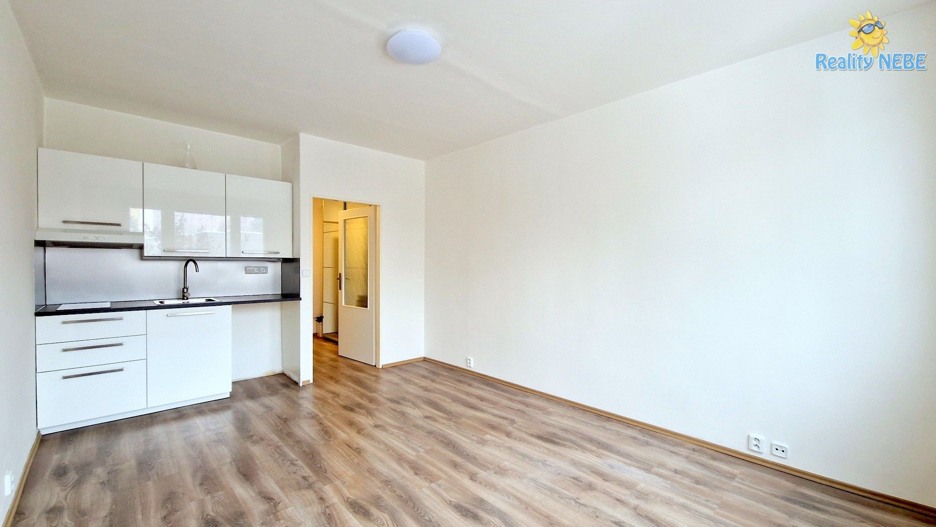 Pronájem byt 1+kk - Chmelová, Praha, 25 m²