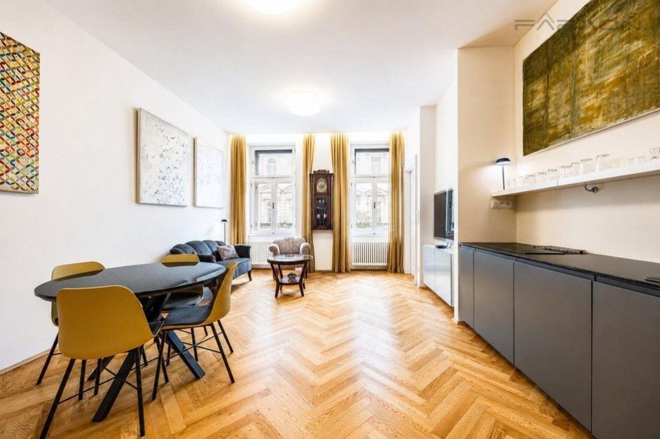 2+kk, Italská, Praha, 62 m² - 1