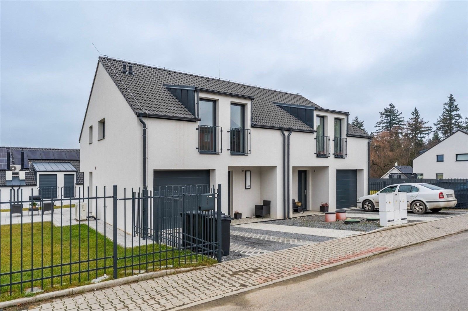 Rodinné domy, Komorní Hrádek, Chocerady, 163 m²