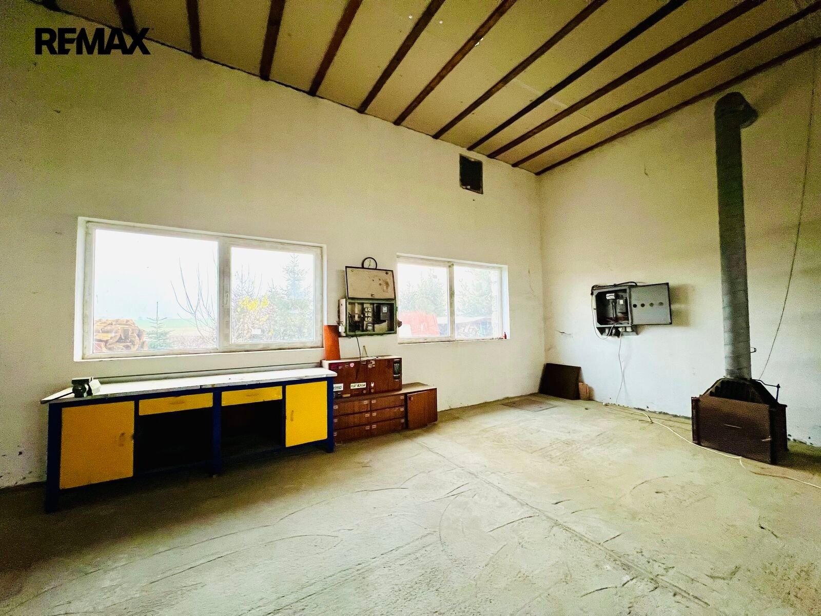 Pronájem výrobní prostory - Kostelec, 92 m² - 2