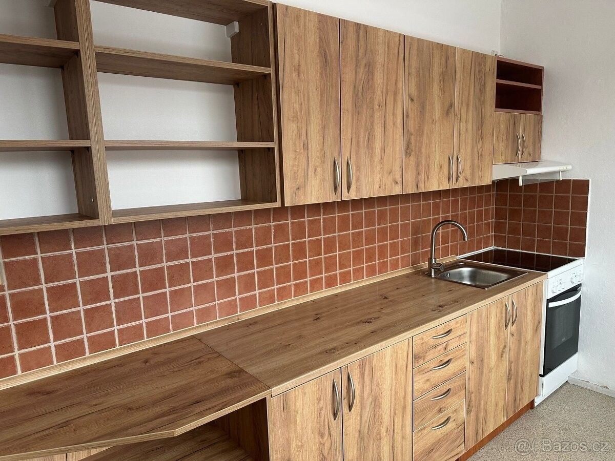 Byty, Hronov, 549 31