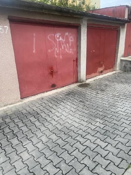 Garáž · Valašské Meziříčí, 757 01 - 3