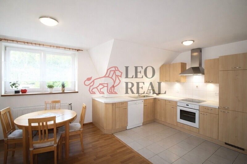 Byty, Oslavany, 664 12