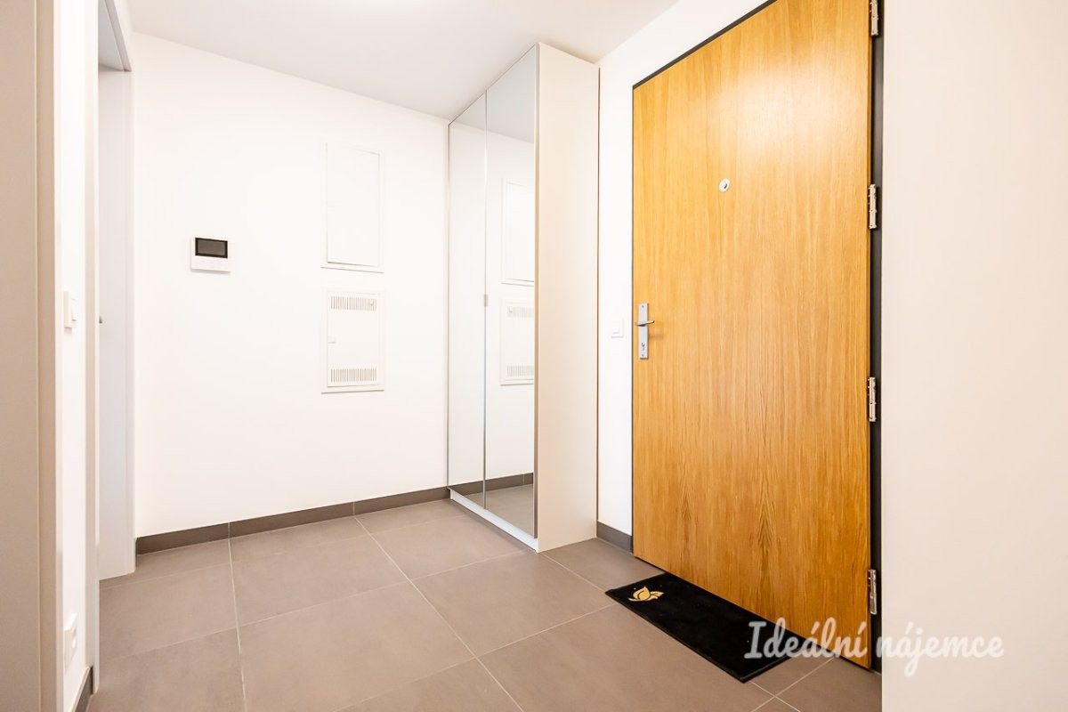 Byt 2+kk · 52 m² · Za Pískovnou, Praha - 4