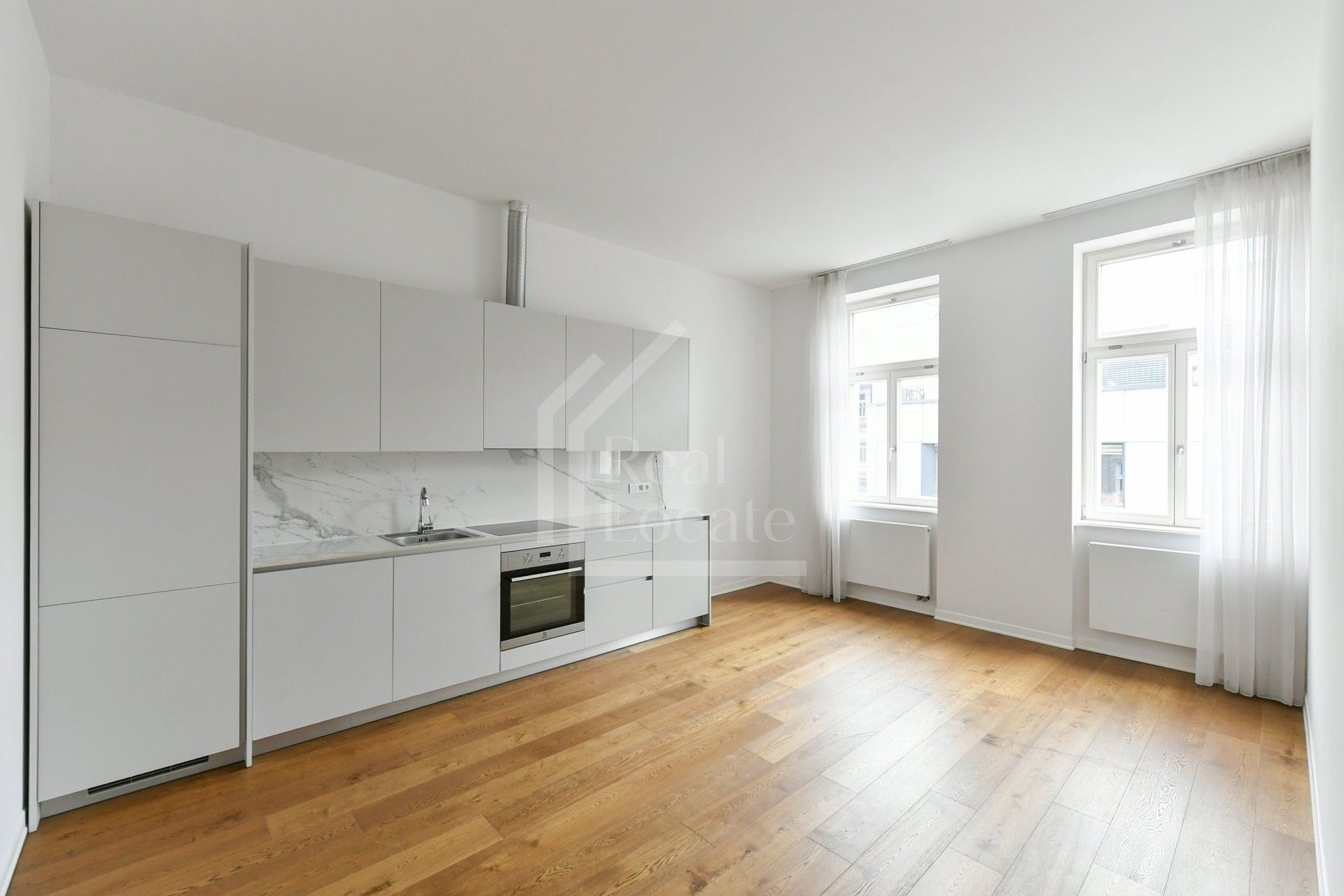 3+kk, Kmochova, Praha, 69 m²