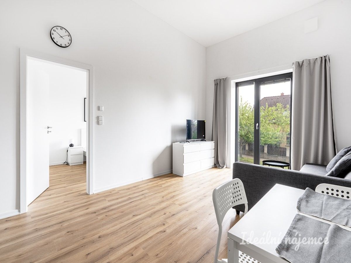 Byt 2+kk · 66 m² · Za černým mostem, Praha - 3