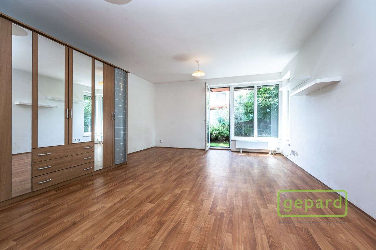 1+1, Herlíkovická, Praha, 43 m²