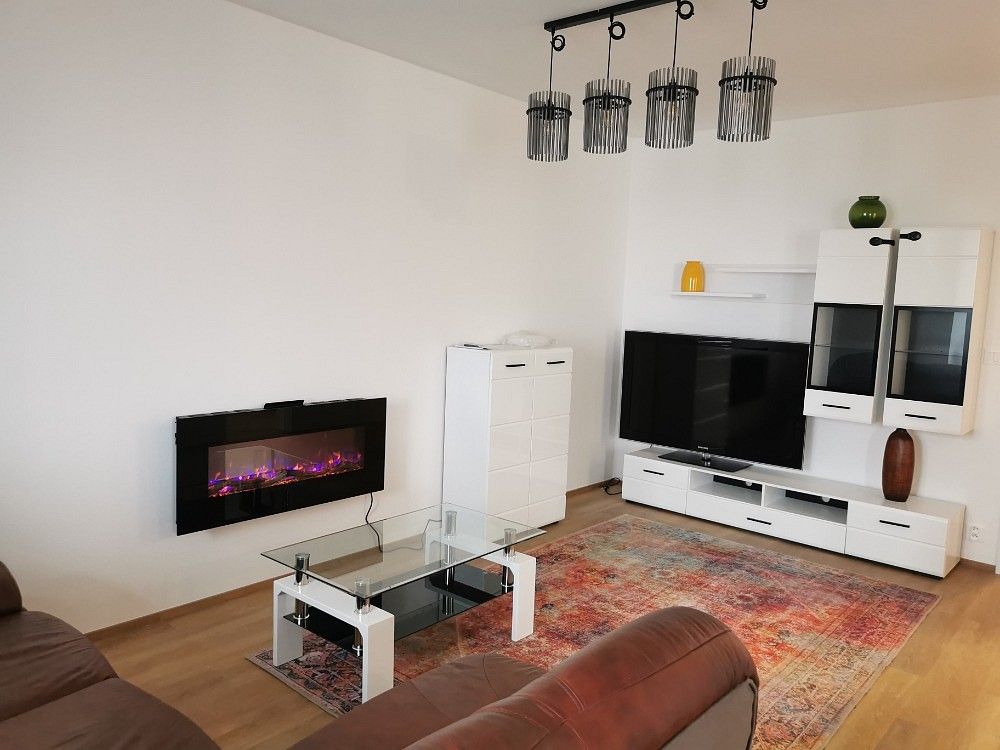 Byt 3+kk · 95 m² · U Slaviborského dvora, Praha - 3