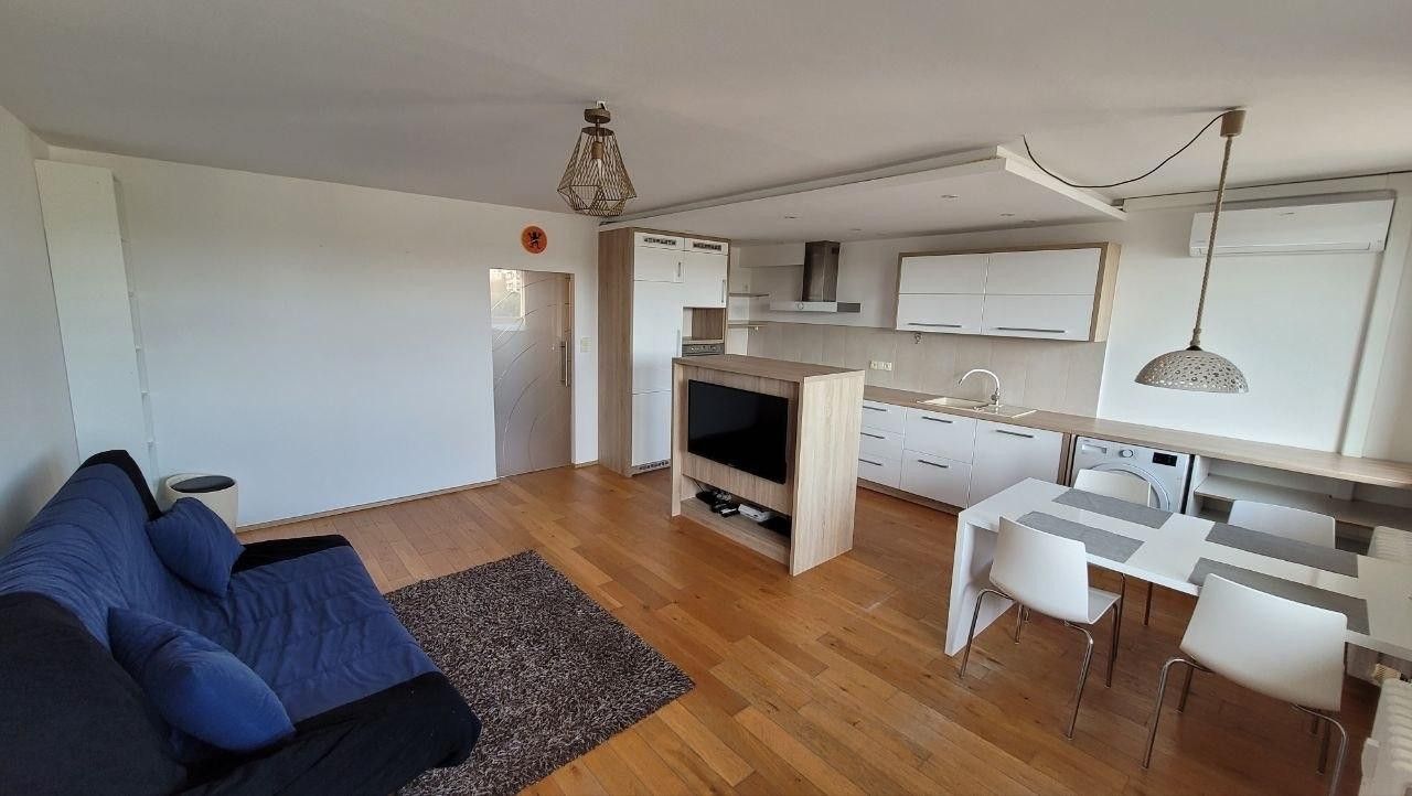 Byt 3+kk · 76 m² · Na rovnosti, Praha - 3