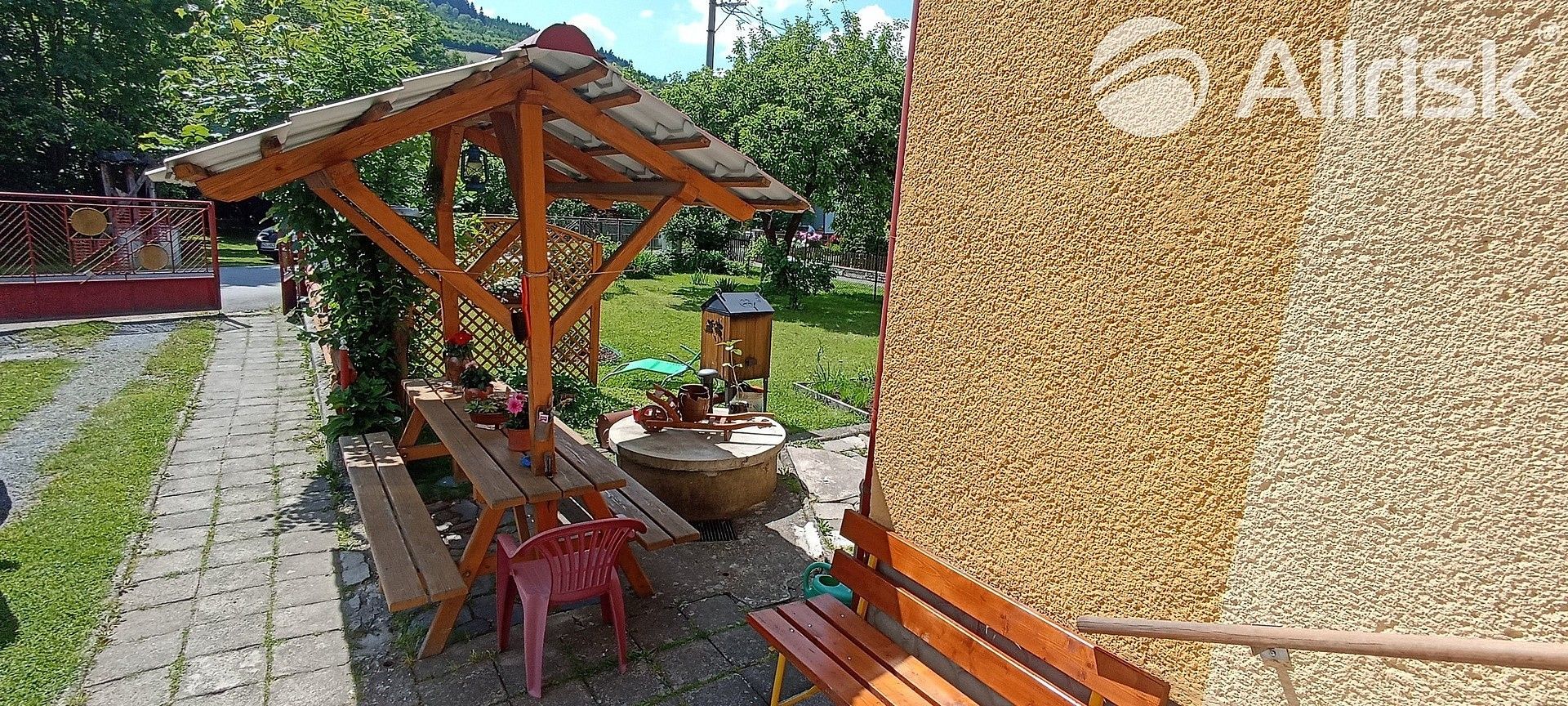 Prodej rodinný dům - Valašská Polanka, okres Vsetín, 202 m² - 5