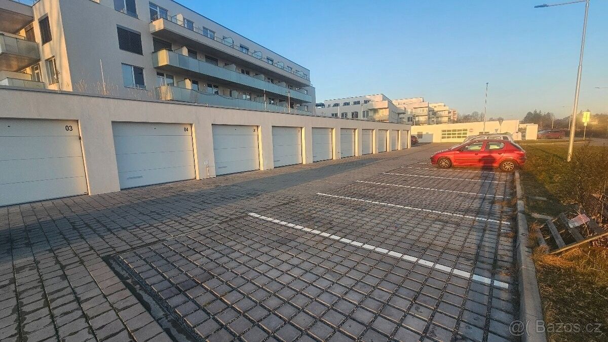 Garáže, Boskovice, 680 01