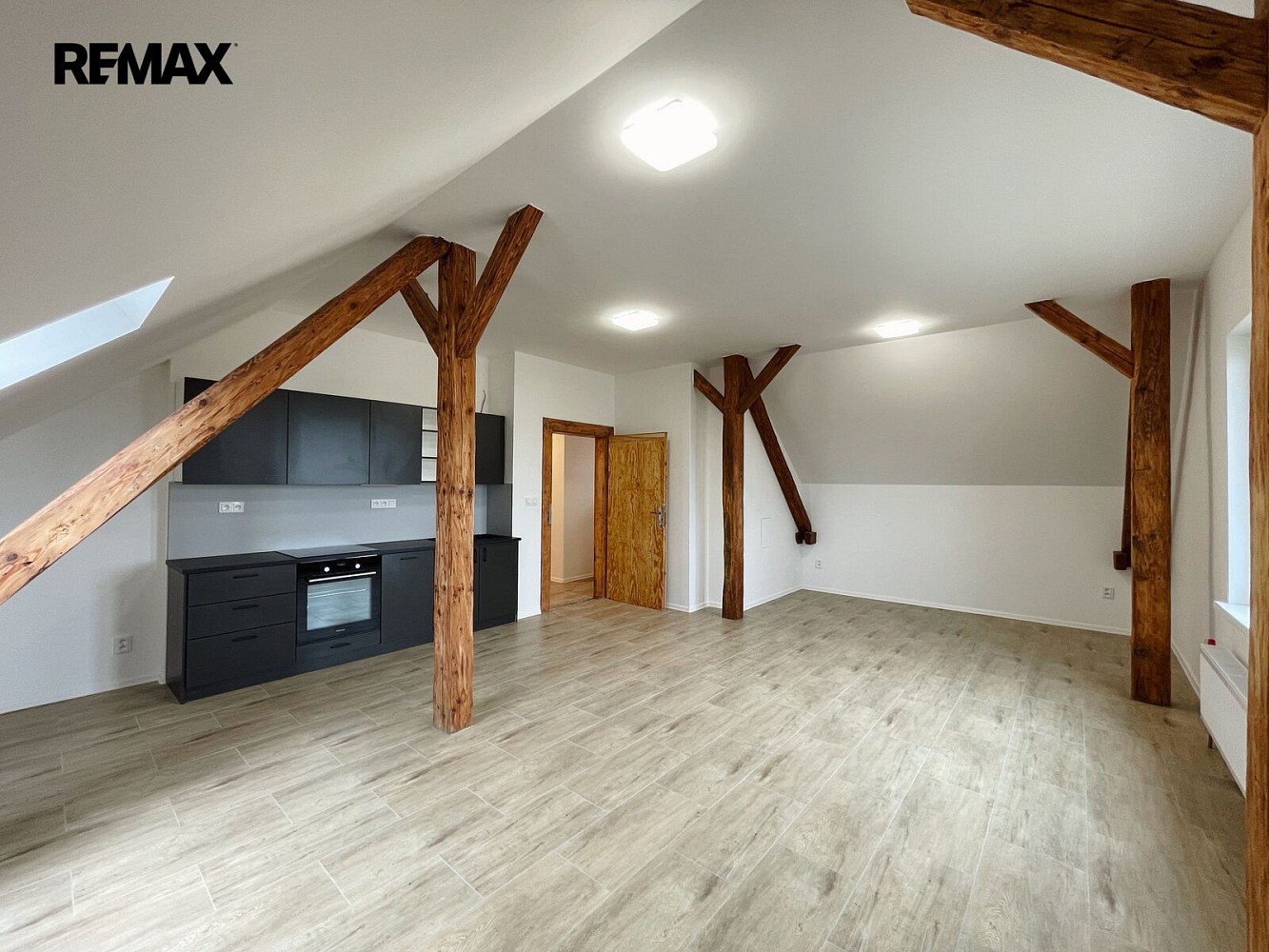 Činžovní dům · 550 m² · Lety, okres Písek - 4