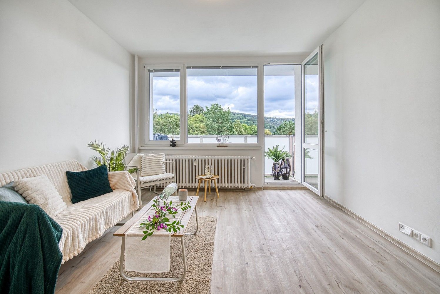Pronájem byt 1+kk - Radniční, Tanvald, okres Jablonec nad Nisou, 25 m² - 2