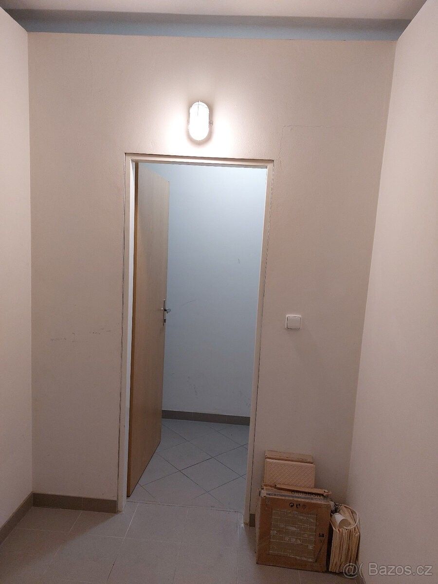 Pronájem garáž - Praha, 155 00